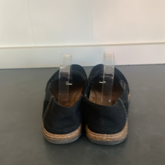 EARTH ORIGINS Women's Black ERICA Suede Slip On Shoes Size 9 - Picture 6 of 9